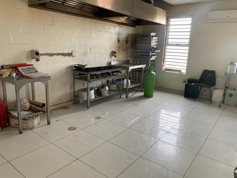 To Let commercial Property for Rent in Maitland Western Cape